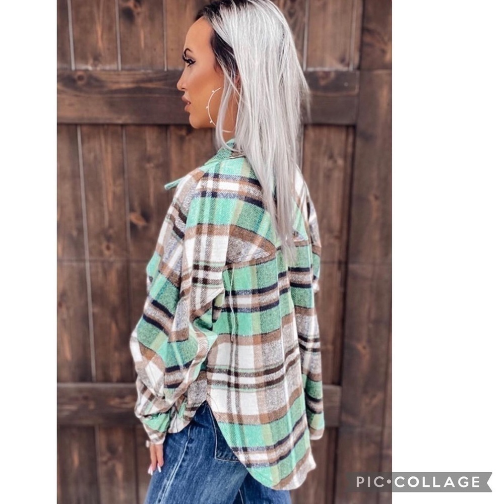 Cute!!! Shacket! It’s a Shirt & Jacket - Picture 2 of 3